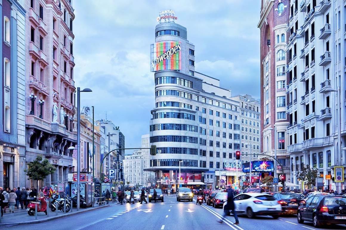 Punta Me Suites Next To Gran Via Madrid Buitenkant foto